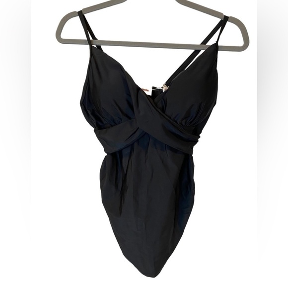 Maacie Women's Black Maternity Tankini Top size Medium- NWT - Picture 1 of 8